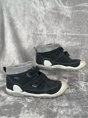 Keen Knotch Chukka Boots Big Kids Size 7 Black Suede Hook & Loop Closure